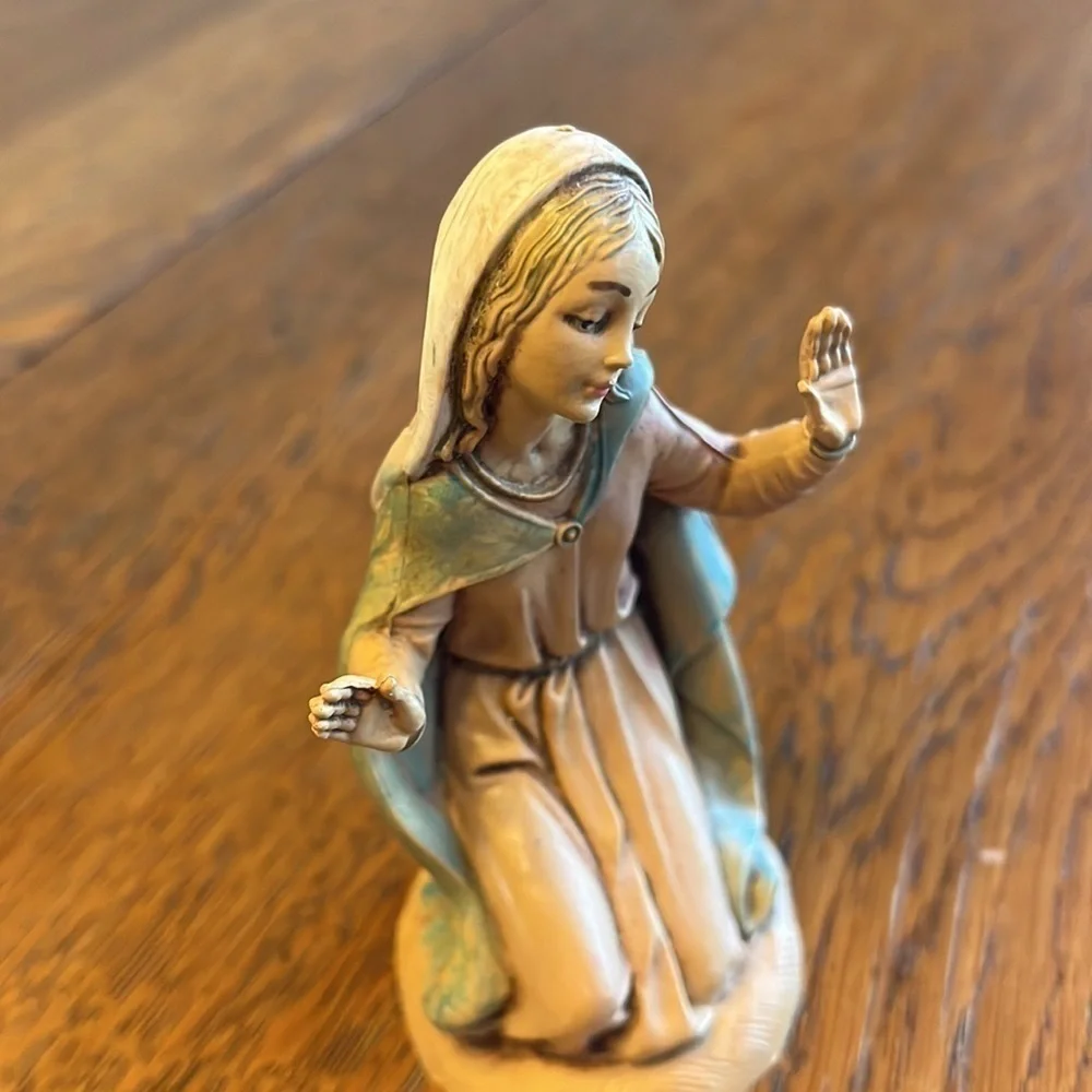 Fontaini Depose Italy Mary nativity figurine vintage no box